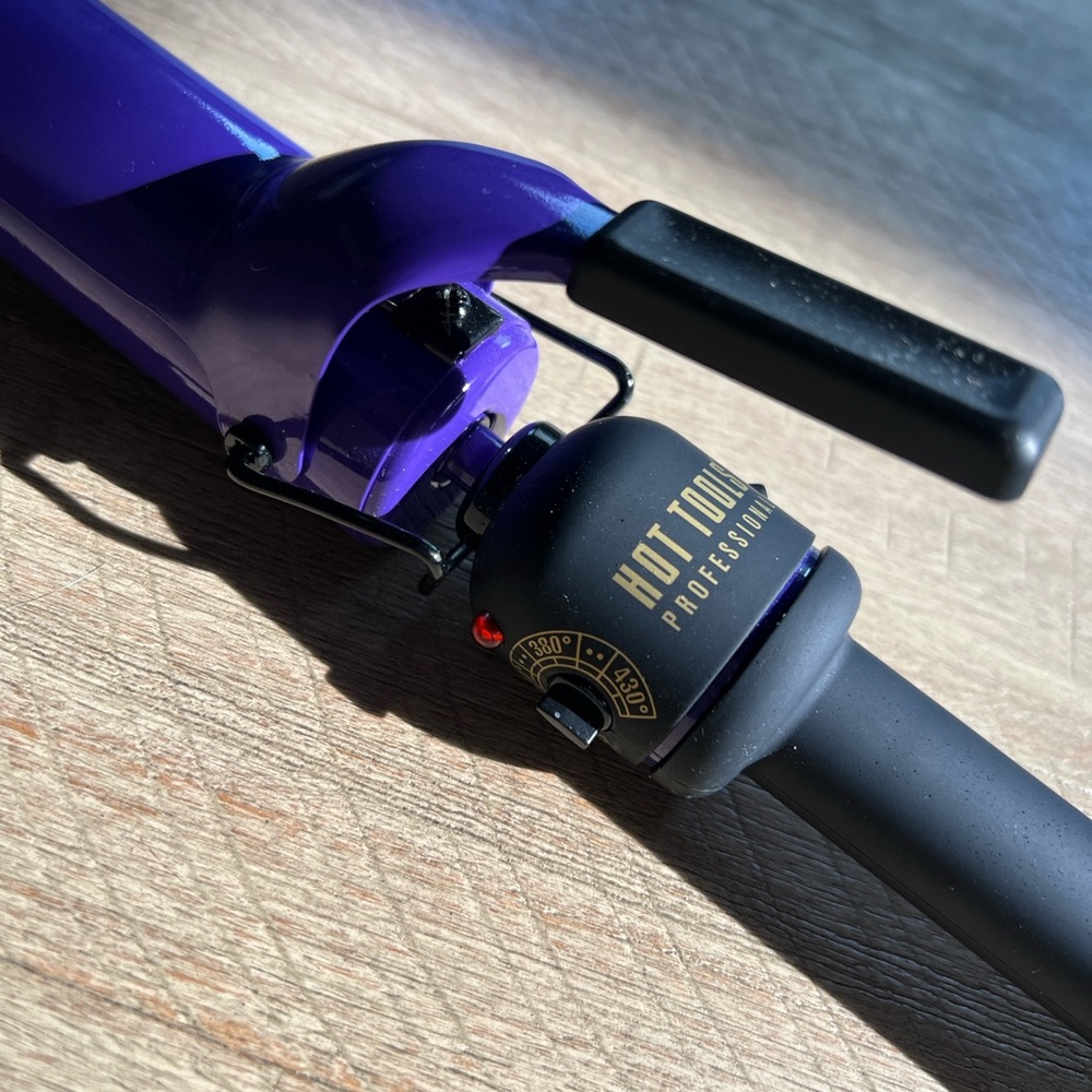 Hot Tools Ceramic + Tourmaline Curling Iron